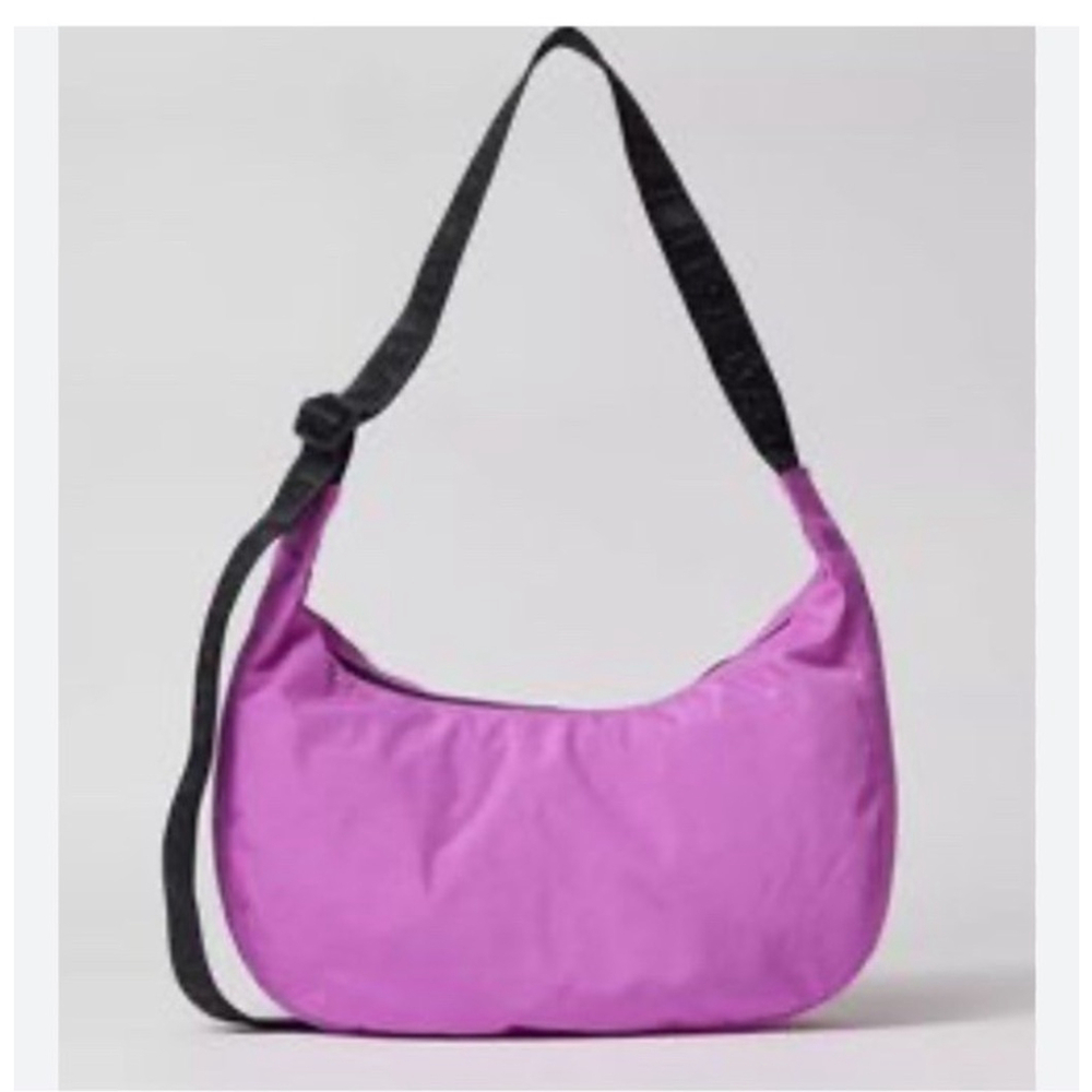 BAGGU Medium Crescent Bag in Pink and Black